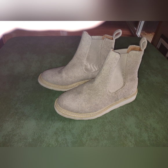 Booties/boots - Picture 2 of 3